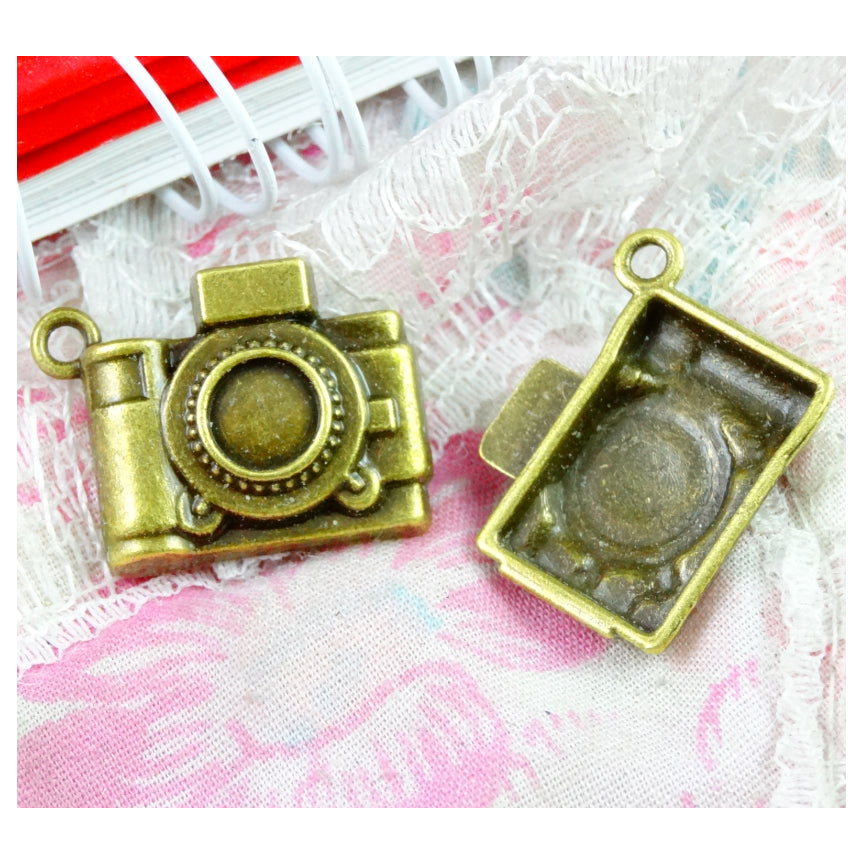 Charm Pendant - TripleM Store